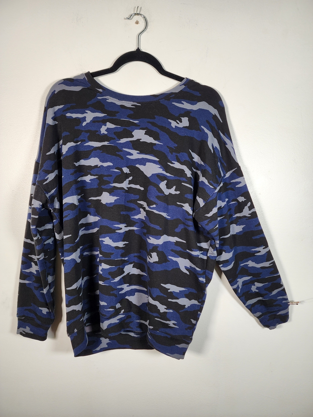 Athleta Woman'a Blue and Gray Camo Crewneck Size Large - Picture 2 of 5
